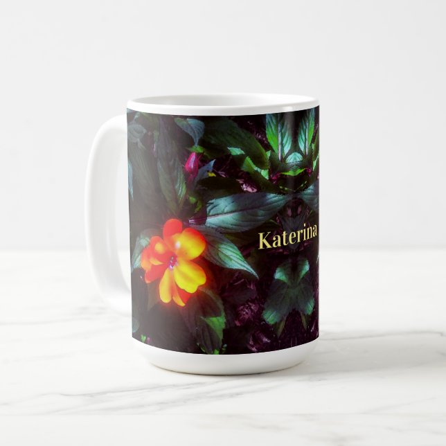 Blommor i solljus kaffemugg (Framsida vänster)