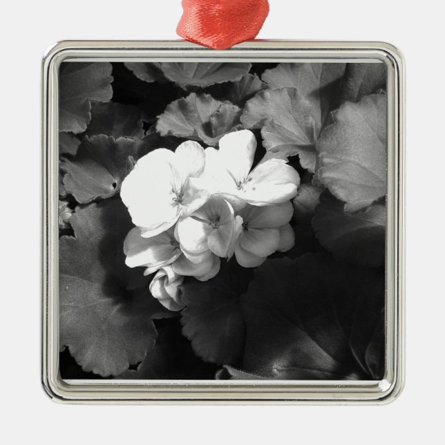 Blommor i svartvitt julgransprydnad metall (Framsidan)
