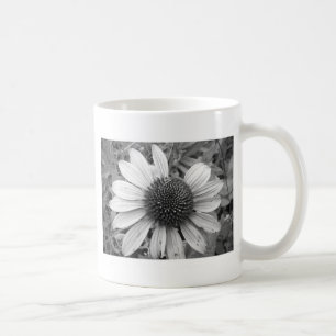 Blommor i svartvitt kaffemugg