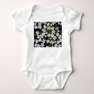 Blommor i vita fält: vintage mönster. t shirt