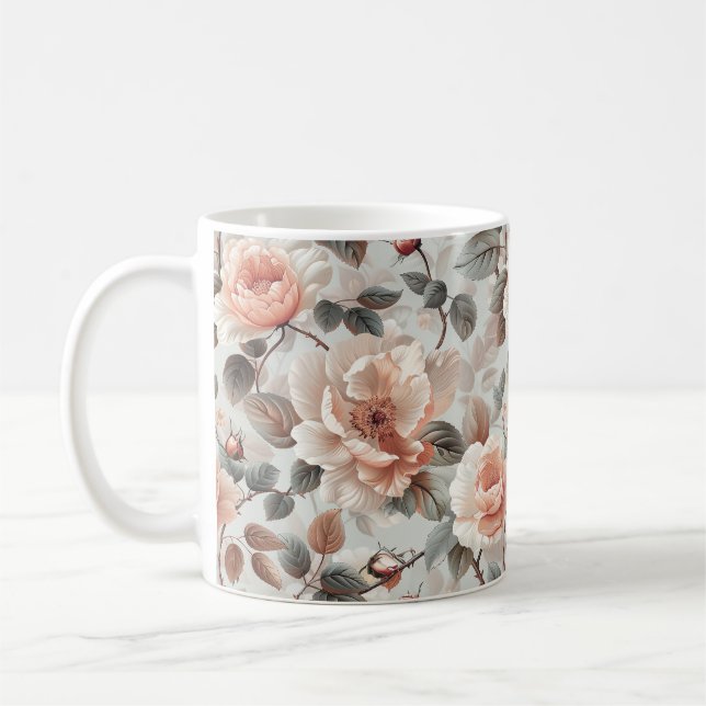 Blommor med grått löv på lätt grått kaffemugg (Vänster)