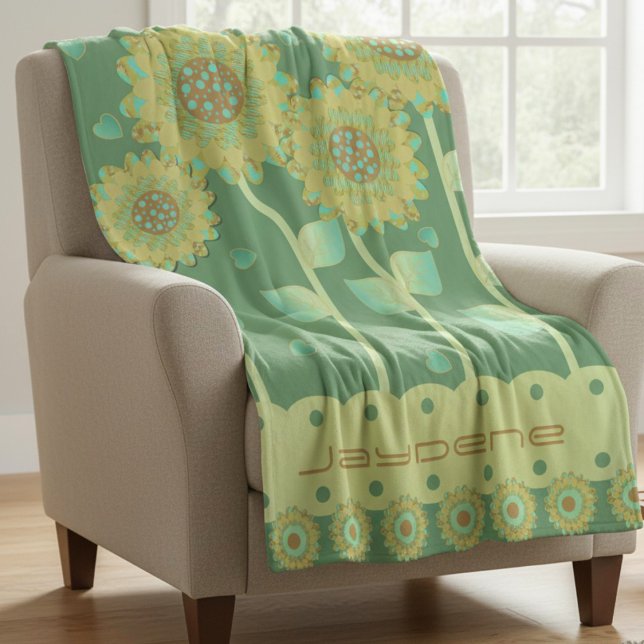 Blommor Med Hjärtan I Grönt & Karamellbrunt Fleecefilt (Cute & different big flower blanket with a place to personalize it with anything you want.)