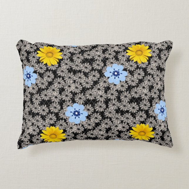 Blommor mönster 19.b. Svart BG Prydnadskudde (Framsidan)