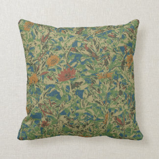 Blommor mot lövkamouflagemönster kudde