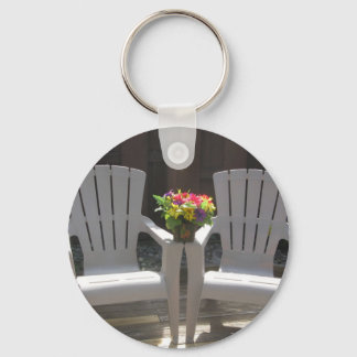 Blommor och Adirondack-stolar Nyckelring
