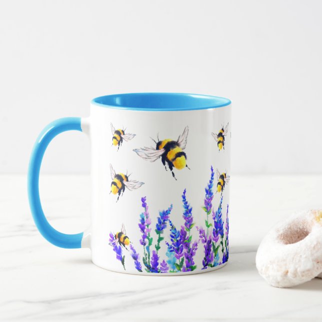 Blommor och bin som flyger kaffe Mugg (Med munk)