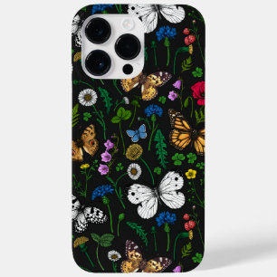 Blommor och fjärilar av vild på svart
