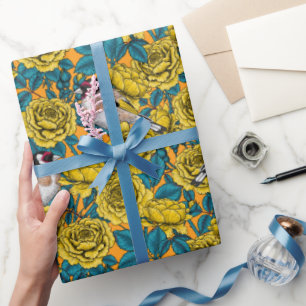 Blommor och guldfåglar i ro presentpapper