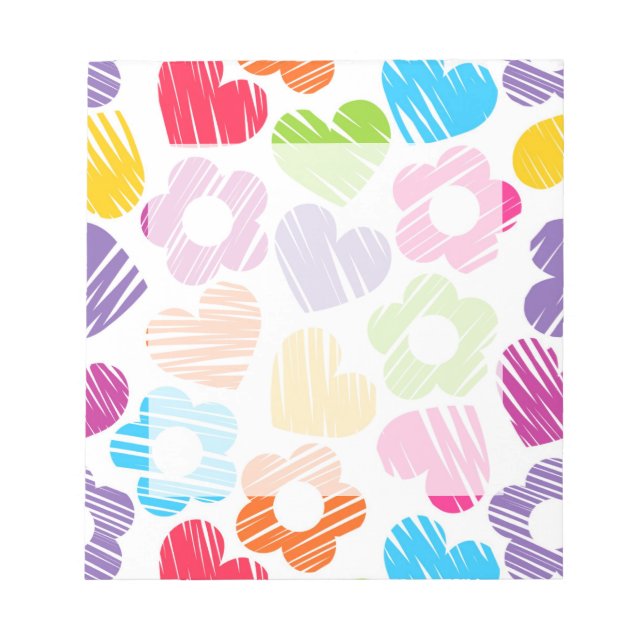 Blommor och hjärtan i multifärgad, gigantiska möns anteckningsblock (Framsida)