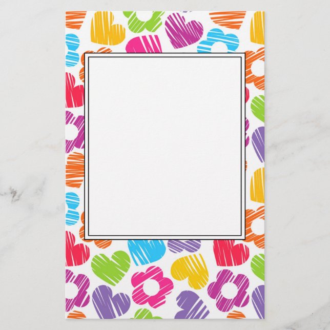 Blommor och hjärtan i multifärgad, gigantiska möns brevpapper (Framsida)