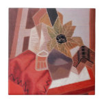 Blommor på Bord av Juan Gris, Vintage Cubism Kakelplatta<br><div class="desc">Blommor på Bord (1926) av Juan Gris är en bra av vintage abstrakt cubist- som fortfarande är livmålning. Varm, rött och beige höst färg i geometriska former med blommor från trädgården och bok på ett kök i bord. Om konstnären: José Victoriano González-Pérez (1887-1927) var en spansk målare och skulptor vars...</div>
