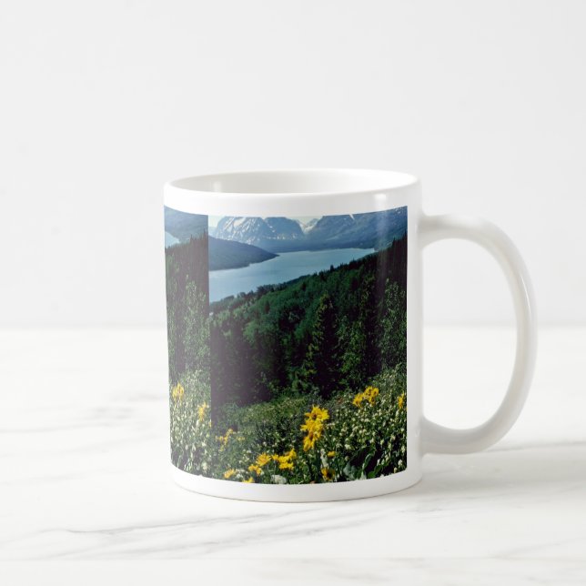 Blommor på två medicin sjön - glaciärmedborgarePa Kaffemugg (Höger)