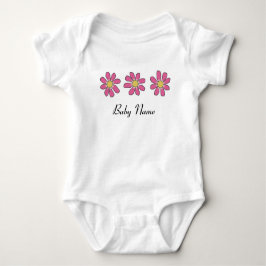 Blommor som är rosa med babynamn t-shirt