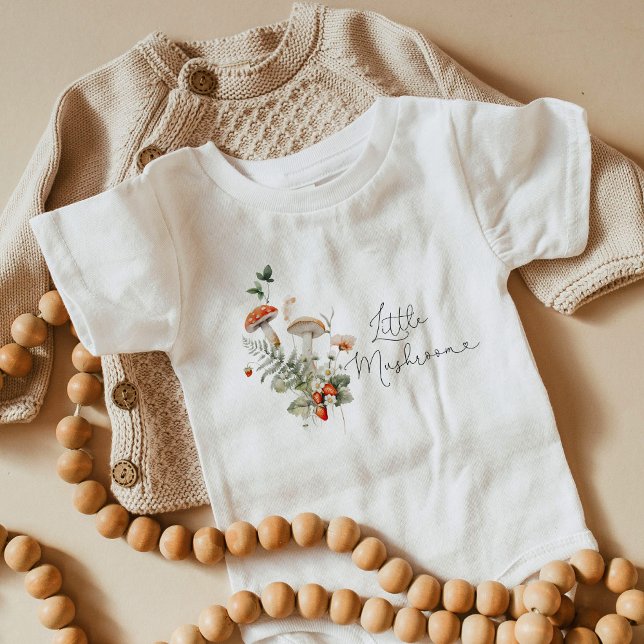 Blomskog, liten svamp i baby t shirt (Skapare uppladdad)