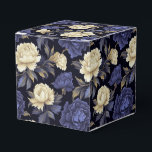 Blomster Favor Förpackning Presentaskar<br><div class="desc">Presentaskar för fester visas med ett vackert blått flerfärgat peoniblommönster.
Anpassa denna vara eller köp som den är.
Tips: Lägg bara till dina fantastiska godsaker och lägg till lite festlig band.
Bilder med licens</div>
