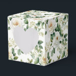 Blomster Favor Förpackning Presentaskar<br><div class="desc">Festgunstig förpackning visas med ett vackert tryck med vita rosor. 
Anpassa denna vara eller köp som den är.
Tips: Lägg bara till dina fantastiska godsaker och lägg till lite festlig band.



Licensierad Bild</div>