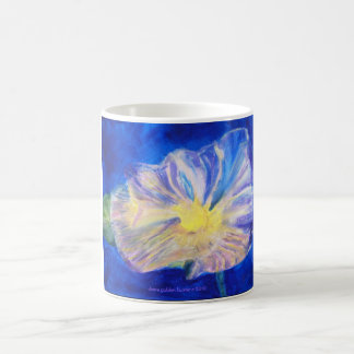 blomstermönstrat intensivt blått, diana golden hun kaffemugg