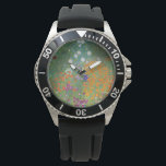 Blomsterträdgård (av Gustav Klimt) Armbandsur<br><div class="desc">Denna formgivning präglas av den österrikiska konstnären Gustav Klimt (1862-1918). Det är en bild av en vacker blomsterträdgård i Klimts typiska imponerande stil. Blommorna ser nästan ut som om de flödar och det är omöjligt att inte känna sig upplyst av sin skönhet. Det ursprungliga arbetet slutfördes 1907 och dess tyska...</div>