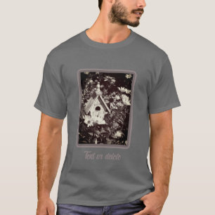Blomsterträdgård Bird House Black White Personlig T Shirt
