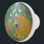Blomsterträdgård (Gustav Klimt) Knopp<br><div class="desc">Denna formgivning präglas av den österrikiska konstnären Gustav Klimt (1862-1918). Det är en bild av en vacker blomsterträdgård i Klimts typiska imponerande stil. Blommorna ser nästan ut som om de flödar och det är omöjligt att inte känna sig upplyst av sin skönhet. Det ursprungliga arbetet slutfördes 1907 och dess tyska...</div>
