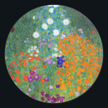 Blomsterträdgård Gustav Klimt Runt Klistermärke<br><div class="desc">Blomsterträdgård - av den österrikiska symbolmålaren Gustav Klimt. Gustav Klimt (1862-1918) var en österrikisk symbolmålare och en av de mest framträdande medlemmarna i Wiensektionsrörelsen. Hans stora verk omfattar målningar,  murar,  skisser och andra konstföremål. Klimts främsta subjekt var kvinnlig kropp,  och hans verk kännetecknas av en uppriktig eroticism.</div>
