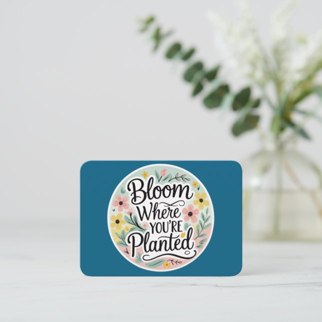 Blomstra Där Du Är Planterad Blommig Placeringskort (Stående Fram)
