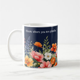 Blomstra Där Du Är Planterad Marinblå Blommor Kaffemugg