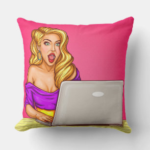 Blond flicka kastkudde kudde