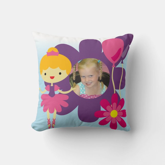 Blond Hair Ballerina Pillow Kudde (Framsida)