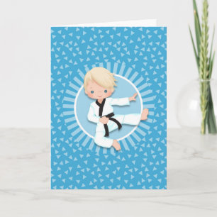 Blond karatepojke Judo kampsport Kort