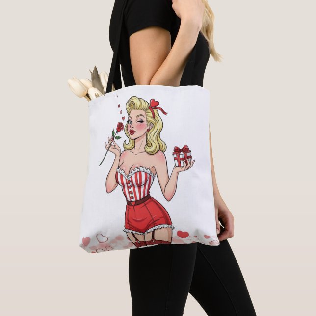Blond Retro Valentine Pin-Up Flicka Tygkasse (Närbild)