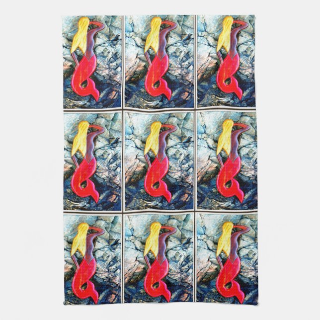 blond sjöjungfru i rött kökshandduk (Vertikal)