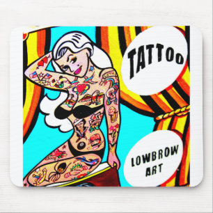 blondin med tatueringmousepad musmatta
