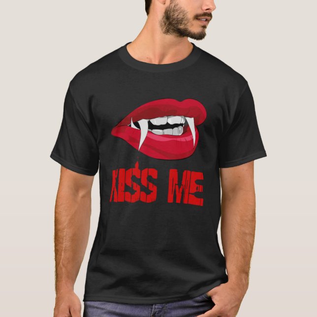 Blood Red Vampire Lips Halloween Kiss Me T Shirt (Framsida)