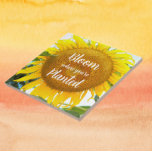 Bloom där du är planerad Gult Solros Kakelplatta<br><div class="desc">Keramisk platta med fotobilden av en stor solrosblomma av gult tillsammans med inspirerande citat som lyder "Bloom där du är planterad" tryckt med vitt,  stiliserat bokstäver. En underbar,  blommigt design! Markera din ruta storlek. Gör en underbar gåva till familj och vänner!</div>