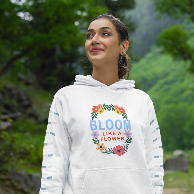 Bloom som en blommande Blommigt typografi T Shirt (Skapare uppladdad)
