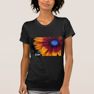 Bloom! T-shirt med blommigt