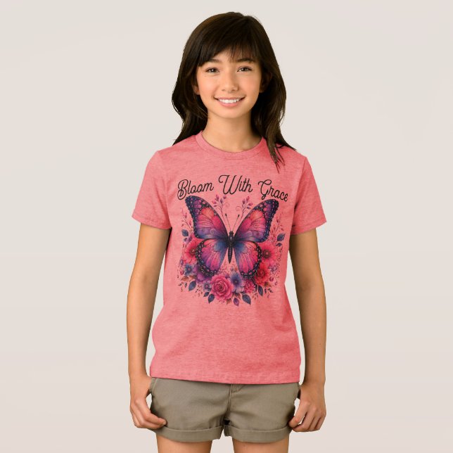 Bloom With Grace Fjäril Blommig T-Shirt | Rosa B (Framsida Full)