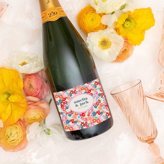 Blooming Joy Bold Bright Blommigt Maximalist Bröll Vinflaska Etikett (Blooming Joy Bold Bright Floral Maximalist Wedding Sparkling Wine Bottle Label)