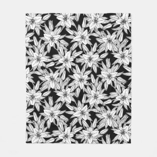 Blooming Lilies in Black and White Fleecefilt