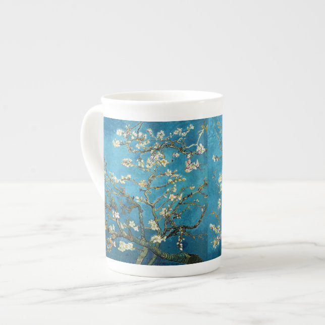 Blossoming Almond Träd av Vincent van Gogh. Benporslin Mugg (Framsida vänster)
