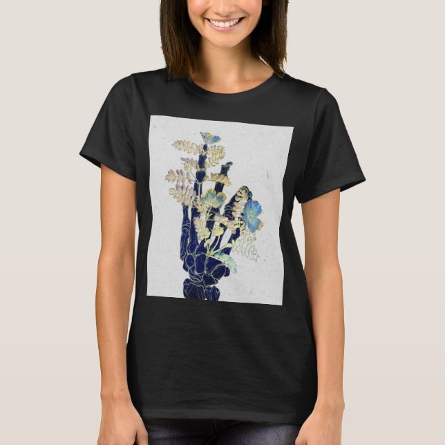Blossoming Bones #1 - Hand - lodrät T Shirt (Framsida)