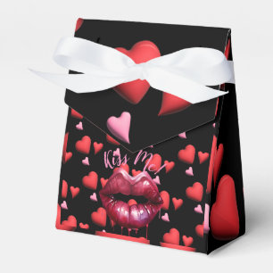 Blöta Rosa Läppar med "Kyss Mig" Text Presentaskar