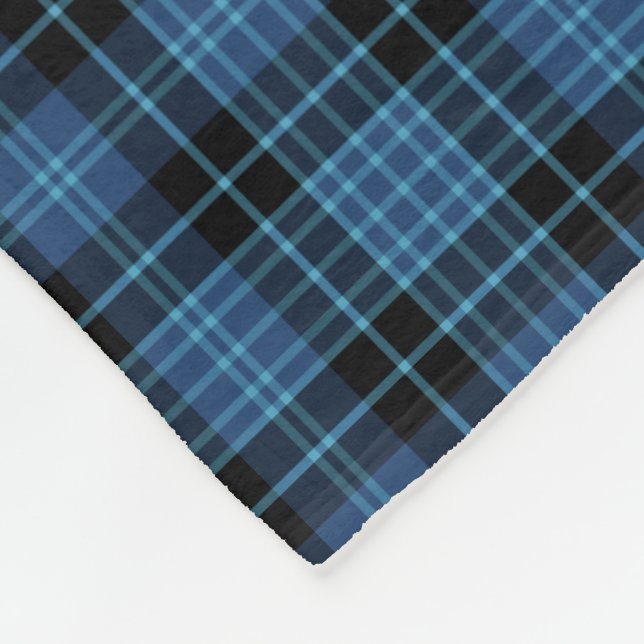 Blue and Black Play Scottish Tartan Fleecefilt (Hörn)