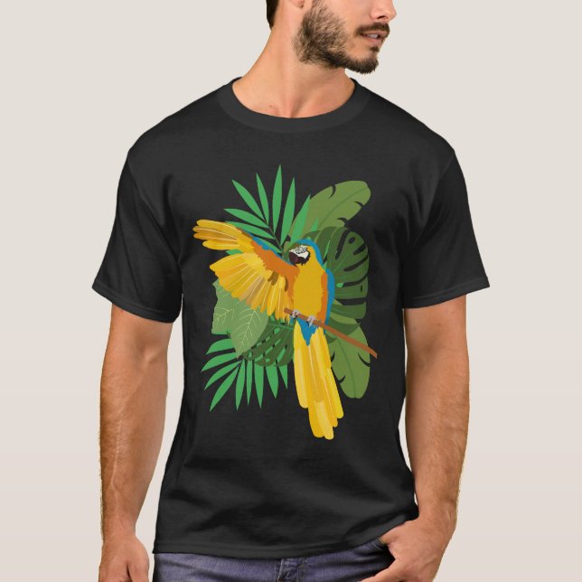 Blue and Gold macaw with leaves T Shirt (Framsida)