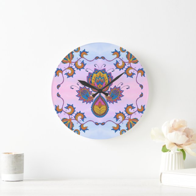 Blue and Lila Mehndi Art, Blue Blommigt Bliss Stor Klocka (Hem)