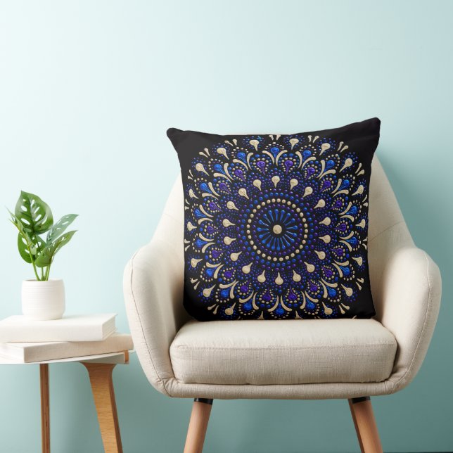 Blue and Purple Mandala Decorative Pillow Kudde (Stol)