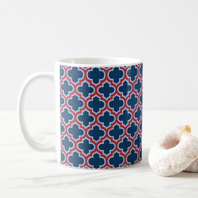 Blue and Red Moroccan Trellis, Lattice, Quatrefoil Kaffemugg (Med munk)