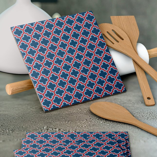 Blue and Red Moroccan Trellis, Lattice, Quatrefoil Kakelplatta (Skapare uppladdad)