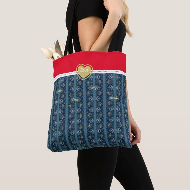 Blue and Red Tote by Poet Adiela Akoo Tygkasse (Närbild)